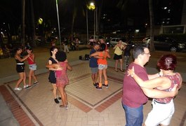 III Baile na Praça promove gratuitamente danças de salão na Ponta Verde