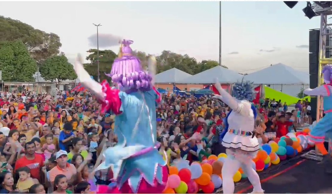 VÍDEO: Com presença da Banda Cazuadinha, Prefeitura de Junqueiro promove grande festa para crianças da cidade