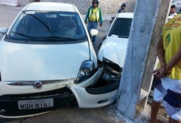 Motorista colide em veículo após desrespeitar sinalização em Arapiraca