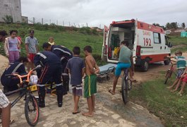[VÍDEO] Motociclista fica ferida após atropelar cachorro em Arapiraca