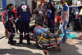 Vídeo: Colisão entre moto e carro deixa motociclista ferido no Centro de Arapiraca