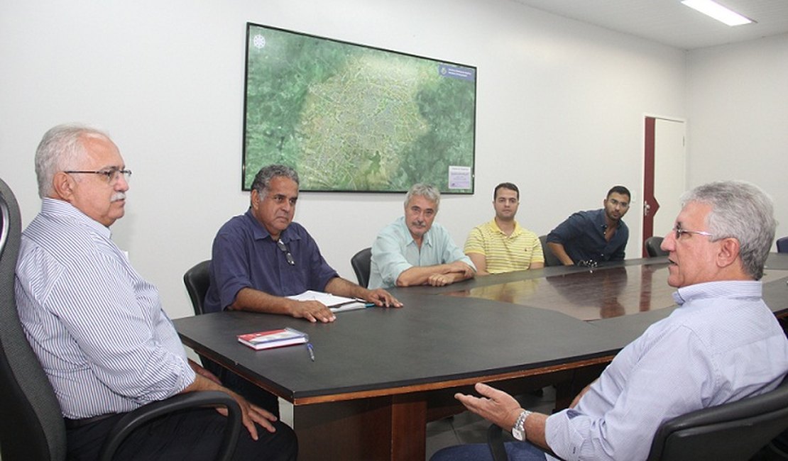 Prefeitura de Arapiraca e DER debatem fase final das obras na AL-110