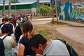 VÍDEO: Cerca de 2 mil pessoas fazem fila por emprego em frigorífico na Argentina
