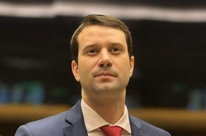 Deputado chama misoginia de 'doença social' e quer medidas mais duras contra violência de gênero