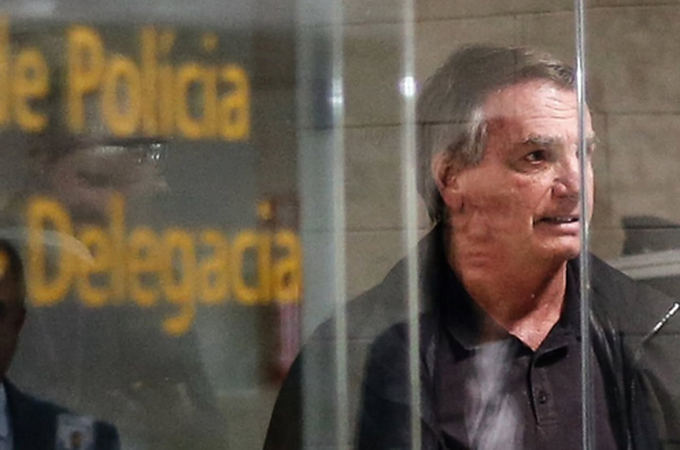 STF prevê julgar Bolsonaro por golpe ainda em 2025 para evitar contaminação do processo eleitoral