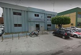 Flagrado na cama com namorada de 12 anos, menor é apreendido por tráfico e estupro em Roteiro