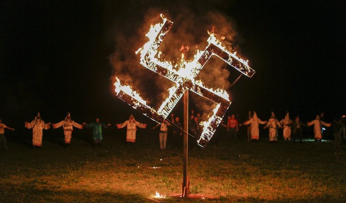 Ex-líder da Ku Klux Klan exalta nacionalismo de Bolsonaro