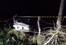 Capotamento na AL-101 Sul deixa dois mortos e três feridos