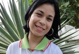 Caso Roberta Dias: MPE denuncia avó e autor de áudio pelo assassinato da estudante