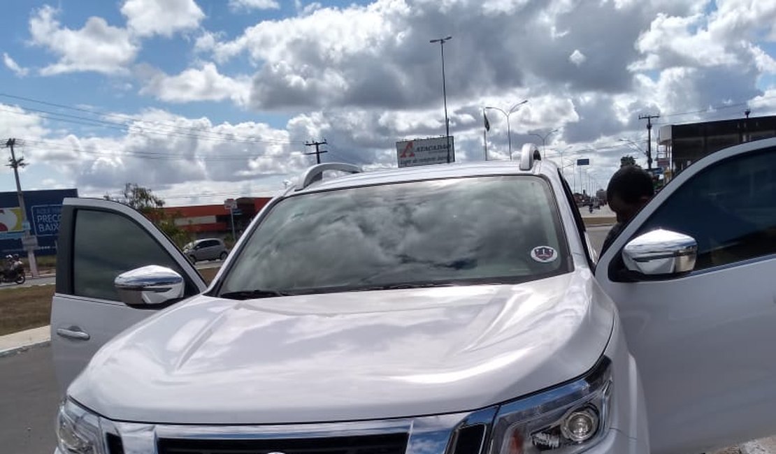 Polícia rastreia veículo roubado e prende suspeito no crime, na AL 220