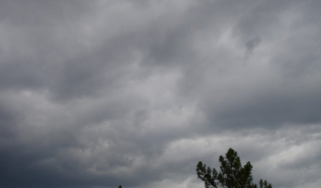 Fim de semana em Alagoas deve ser de chuva; confira