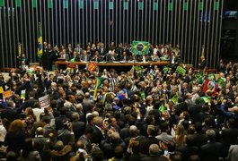 Câmara aprova abertura de impeachment de Dilma; processo segue para o Senado