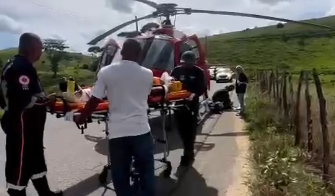 Grave acidente deixa jovem preso às ferragens no interior de Alagoas