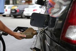 Petrobras anuncia nova redução de preços da gasolina e diesel