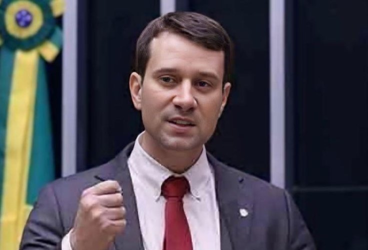 Daniel Barbosa vota contra PEC da Blindagem e se destaca na bancada Federal de Alagoas