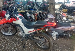 Moto roubada ontem é encontrada hoje no bairro Cacimbas, em Arapiraca