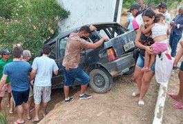 Veículo colide em estrutura de concreto e condutor morre no Sertão de Alagoas