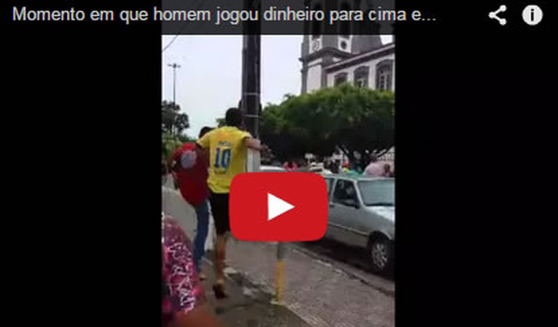 Vídeo: Após sair do banco, homem joga R$ 12 mil para cima em Sergipe