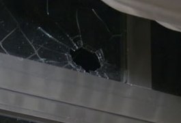 Bala perdida entra em apartamento e para ao lado do berço de bebê