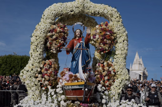 Prefeitura de Penedo transmite ao vivo a procissão terrestre, fluvial e a missa de encerramento do Bom Jesus 2026