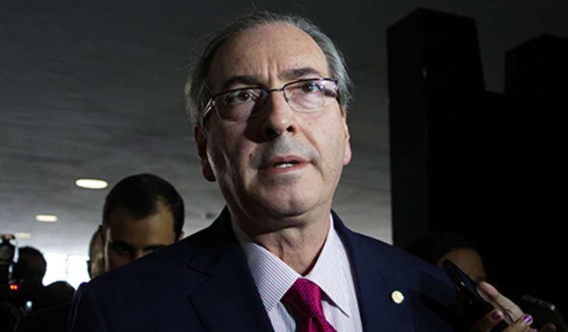 PF faz operação de busca e apreensão na casa de Cunha