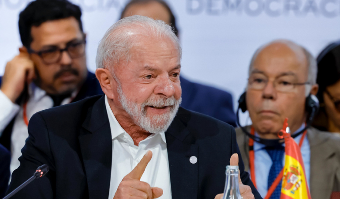 PT celebra áudios de Flávio, prepara bombardeio nas redes sociais e quer viralizar ‘BolsoMaster’