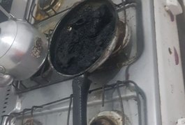 Panela pega fogo enquanto dono da casa dormia e quase causa tragédia, em AL