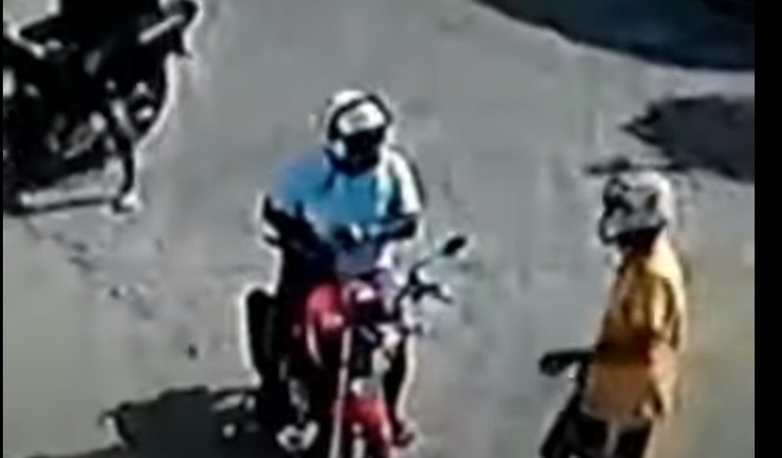Com arma de fogo em punho, criminosos roubam motocicleta de homem, em Arapiraca