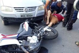 Colisão entre moto e carro deixa motociclista ferido no bairro Jardim Tropical, em Arapiraca