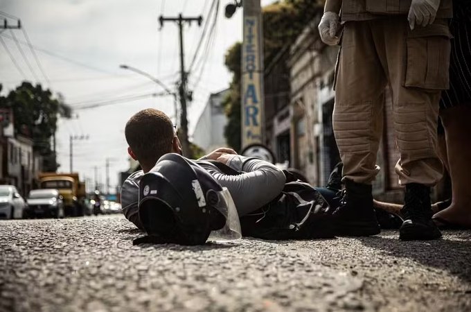 Motos lideram acidentes de trânsito no Brasil e TST busca alterar legislação dos apps