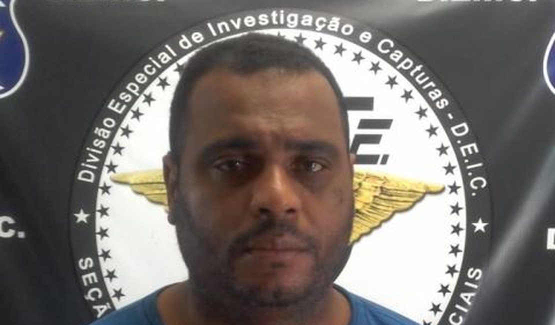 Suspeito de praticar ato obsceno em ônibus se apresenta à Polícia Civil em Maceió