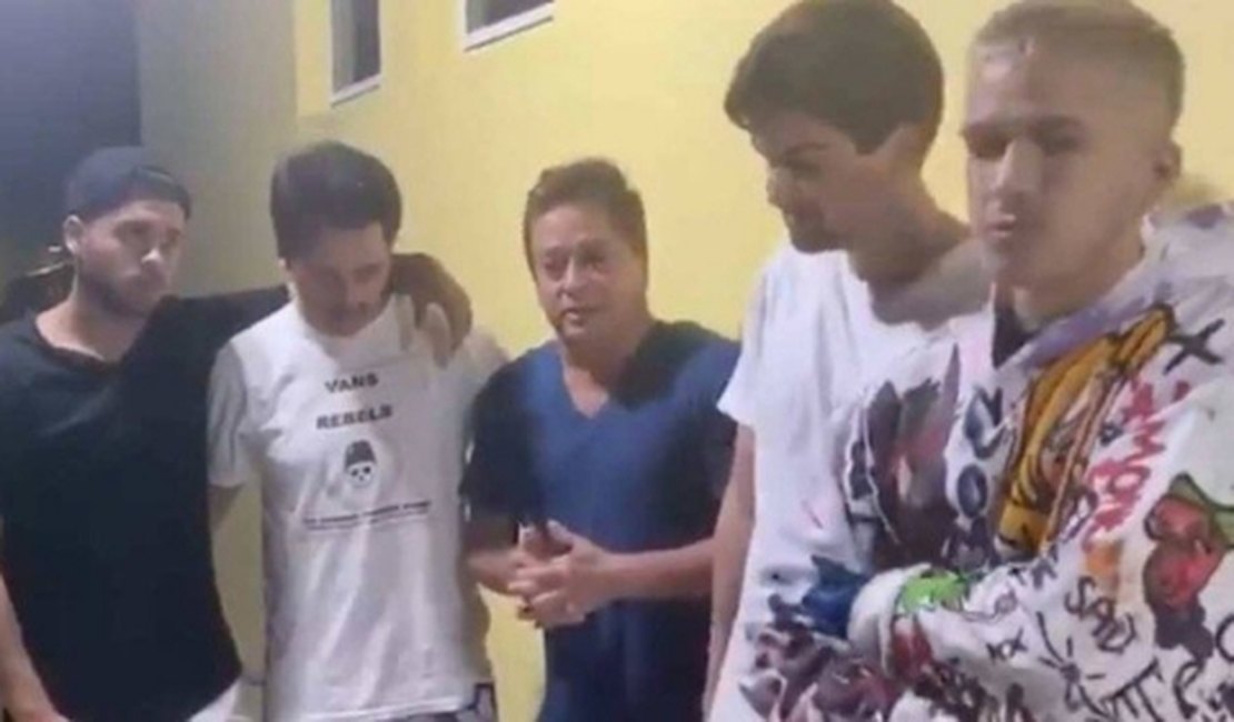 Vídeo. Filhos e sobrinho do cantor Leonardo sofrem acidente de carro, em Goiás