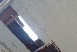 Loja de materiais esportivos tem telhado danificado em tentativa de furto, em Arapiraca