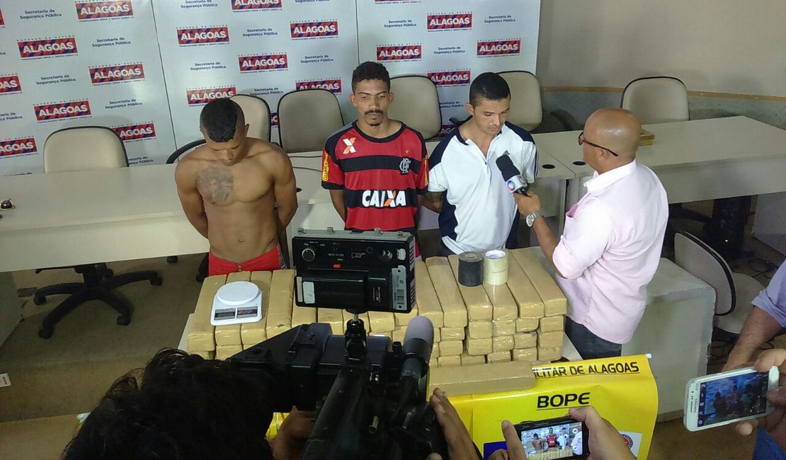 Polícia prende 3 e apreende mais de 120 kg de maconha