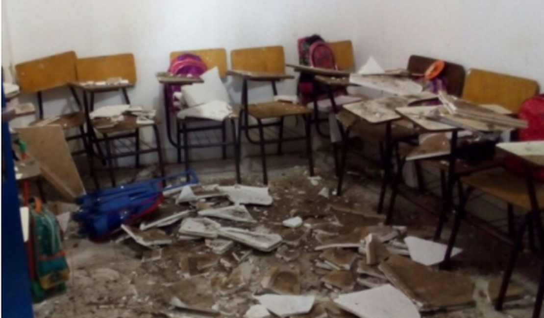 Forro de sala de aula desaba em escola pública e deixa alunos feridos