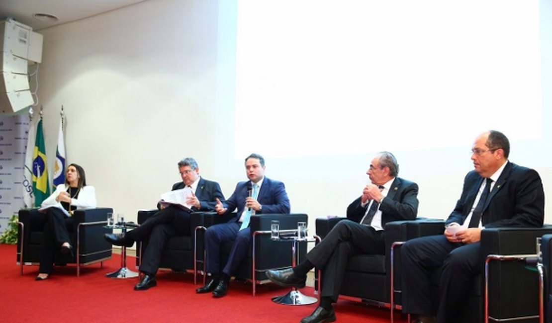 Renan Filho discute propostas para sustentabilidade do São Francisco