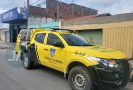 Homem é assassinado com tiros e facadas dentro de casa, na Primavera em Arapiraca; assista