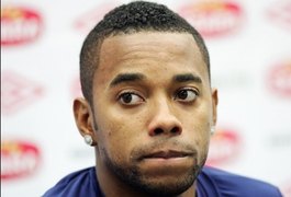 Robinho deve seguir no Santos em 2015