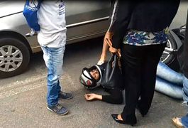 Vídeo: Colisão entre carro e moto deixa jovem ferida no Centro de Arapiraca