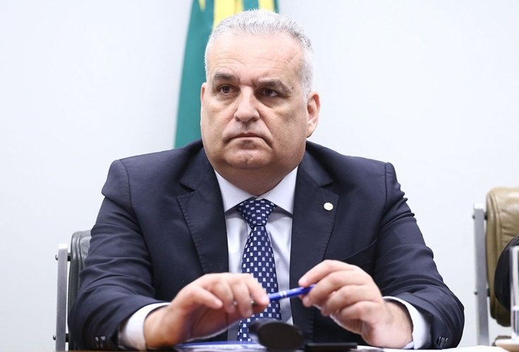 Alfredo Gaspar denuncia crise na saúde pública do Brasil e de Alagoas e critica aumento dos planos de saúde