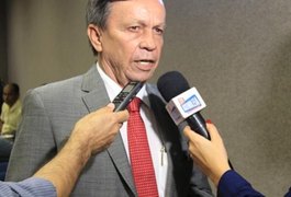 Justiça bloqueia R$ 61 mil de presidente da ALE