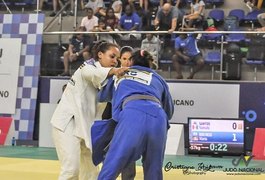 Atletas do Instituto Andrade de Judô representam suas escolas no JEAL