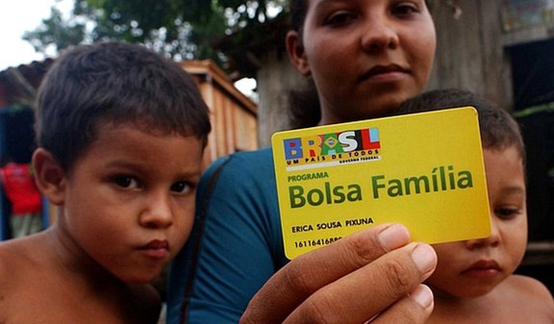 Bolsa Família passa a injetar quase R$ 80 milhões por mês em Alagoas