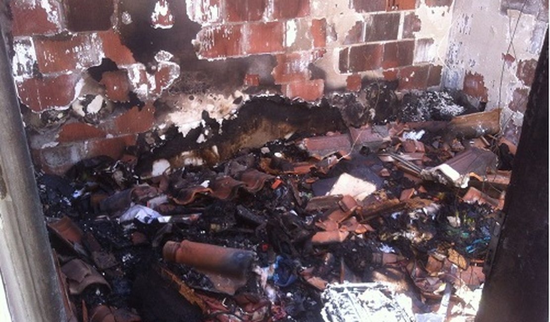Gestante perde enxoval de bebê após apartamento pegar fogo em Maceió