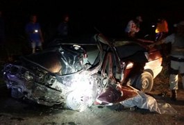 Grave acidente deixa dois mortos na madrugada deste domingo, em AL