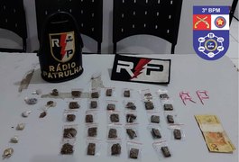 Jovem é preso com bombinhas de maconha e cocaína, em Arapiraca