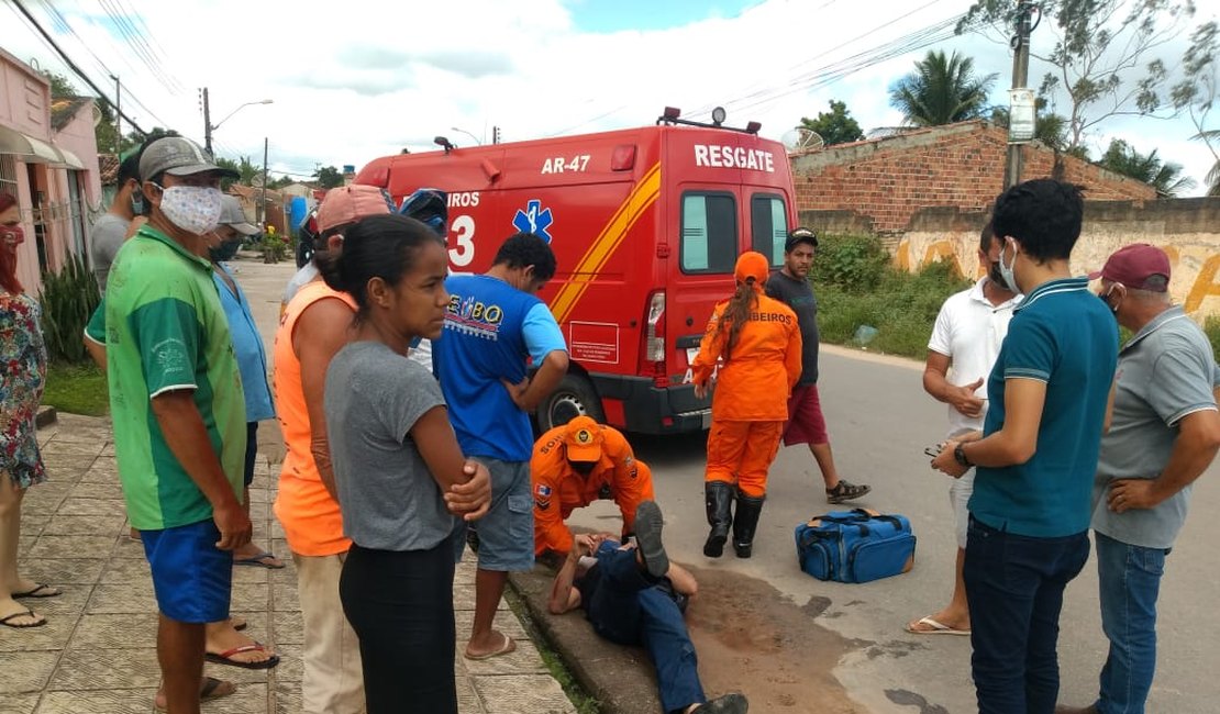 Colisão entre carro e moto deixa motociclista ferido em Arapiraca