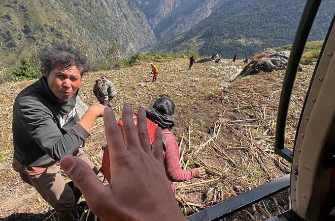 Deslizamento de terra provoca nova enchente no Nepal e alerta de evacuação