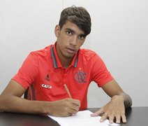 Flamengo acerta novo contrato com o meia Paquetá