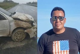 DJ alagoano é internado no HEA após ficar ferido em capotamento de carro no interior